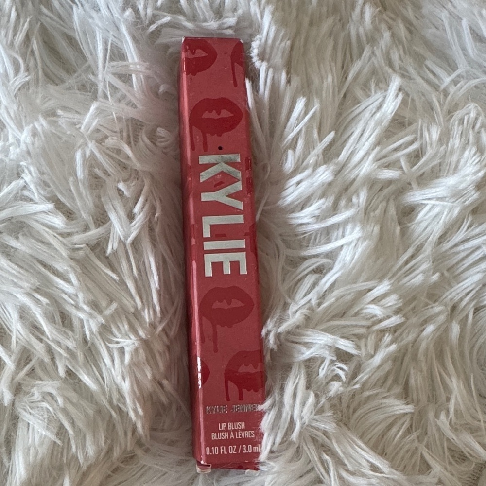 Kylie Lip Blush in 407 Butterfly